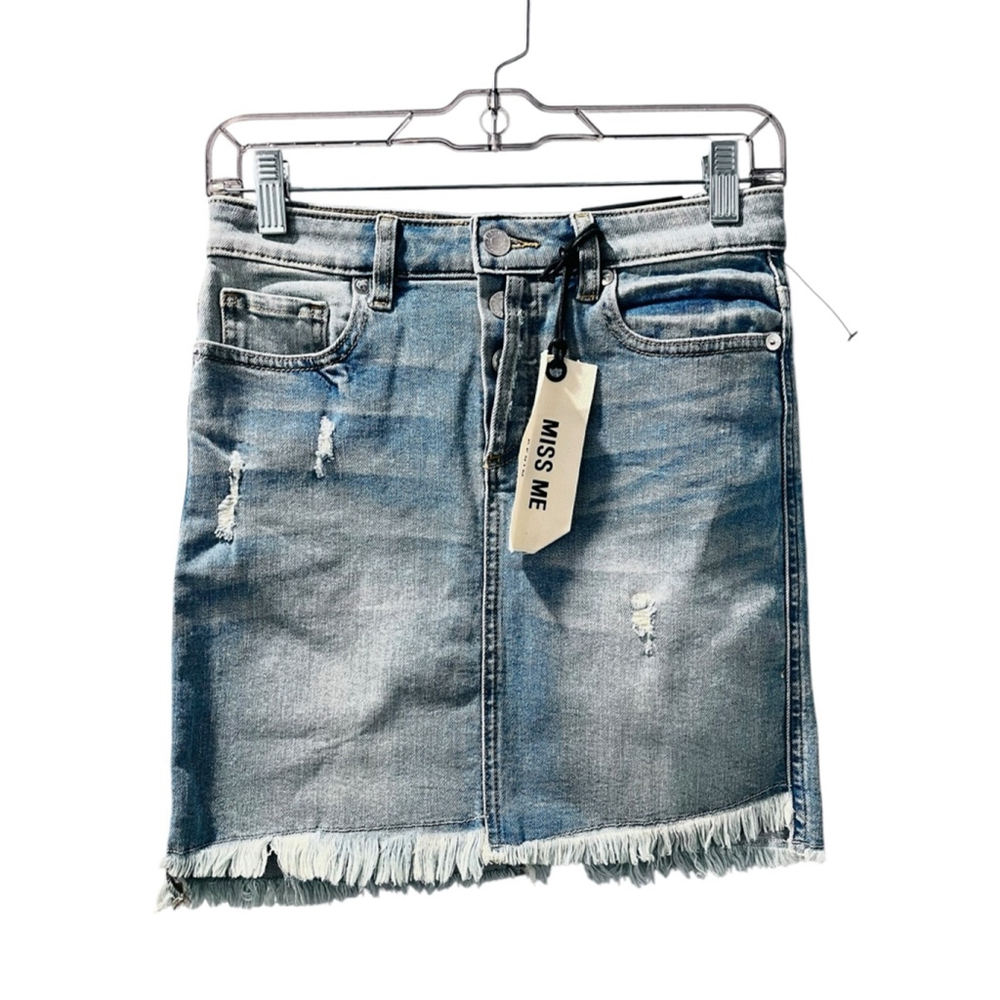 Miss Me NWT Med Wash Blue Denim Jean Skirt Size 26 Mini Button Fly Fray Hem
